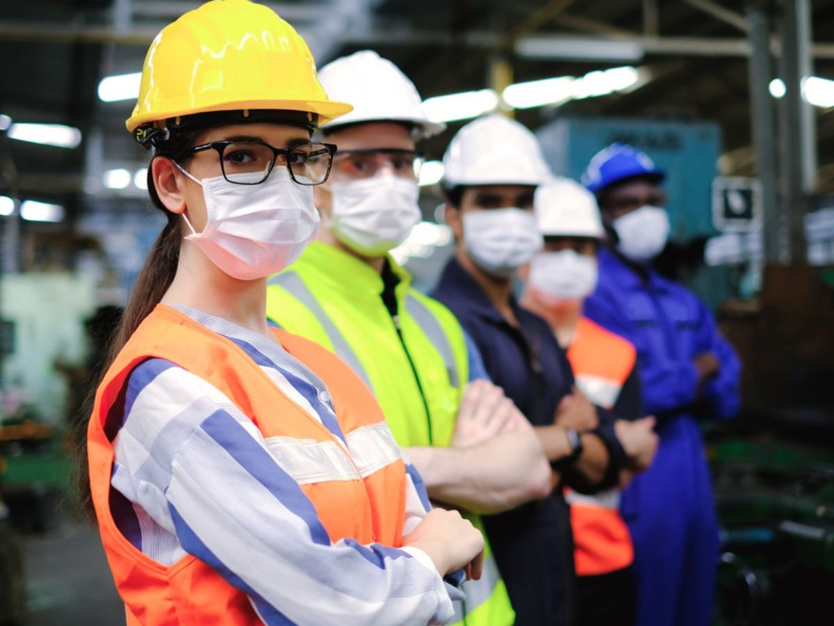 Find the best Industrial Uniform in Sharjah Dubai UAE